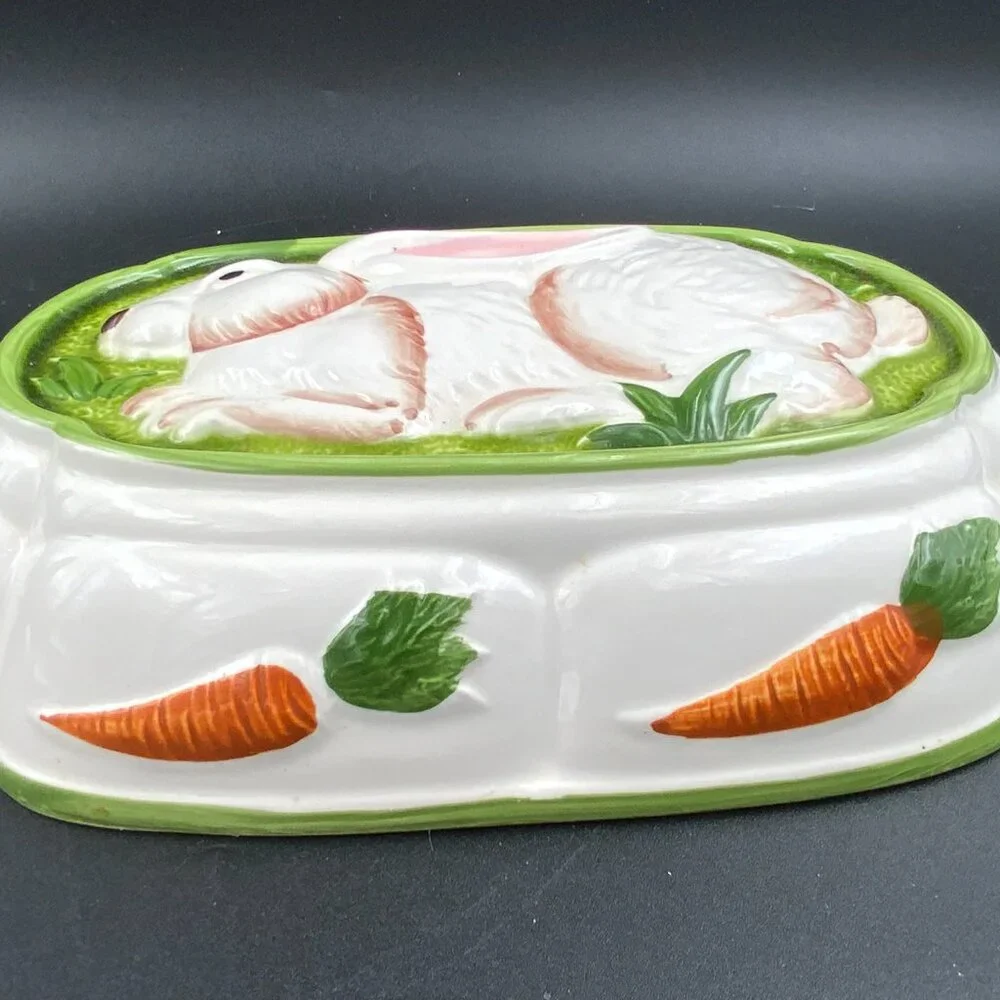 Gailstyn-Sutton Towle Hand Painted Rabbit & Carrots Ceramic Mold Wall Hanging